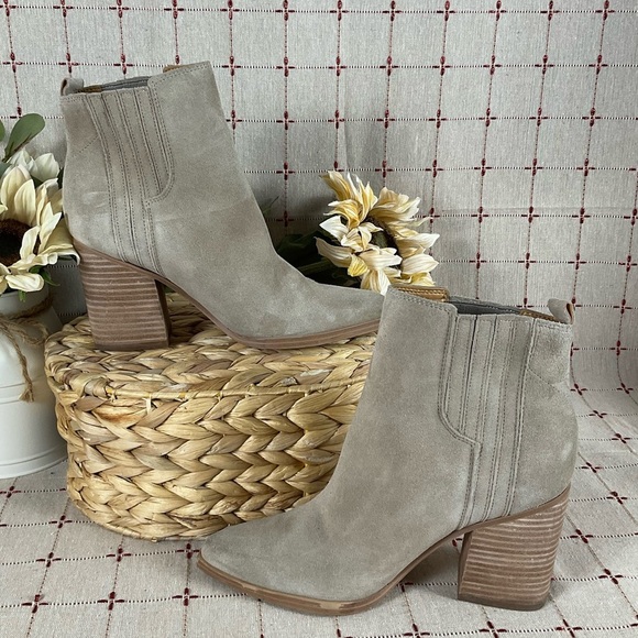 Marc Fisher LTD Oshay Tan Suede Pointed Toe Ankle Boots Size 7.5 - Picture 8 of 13